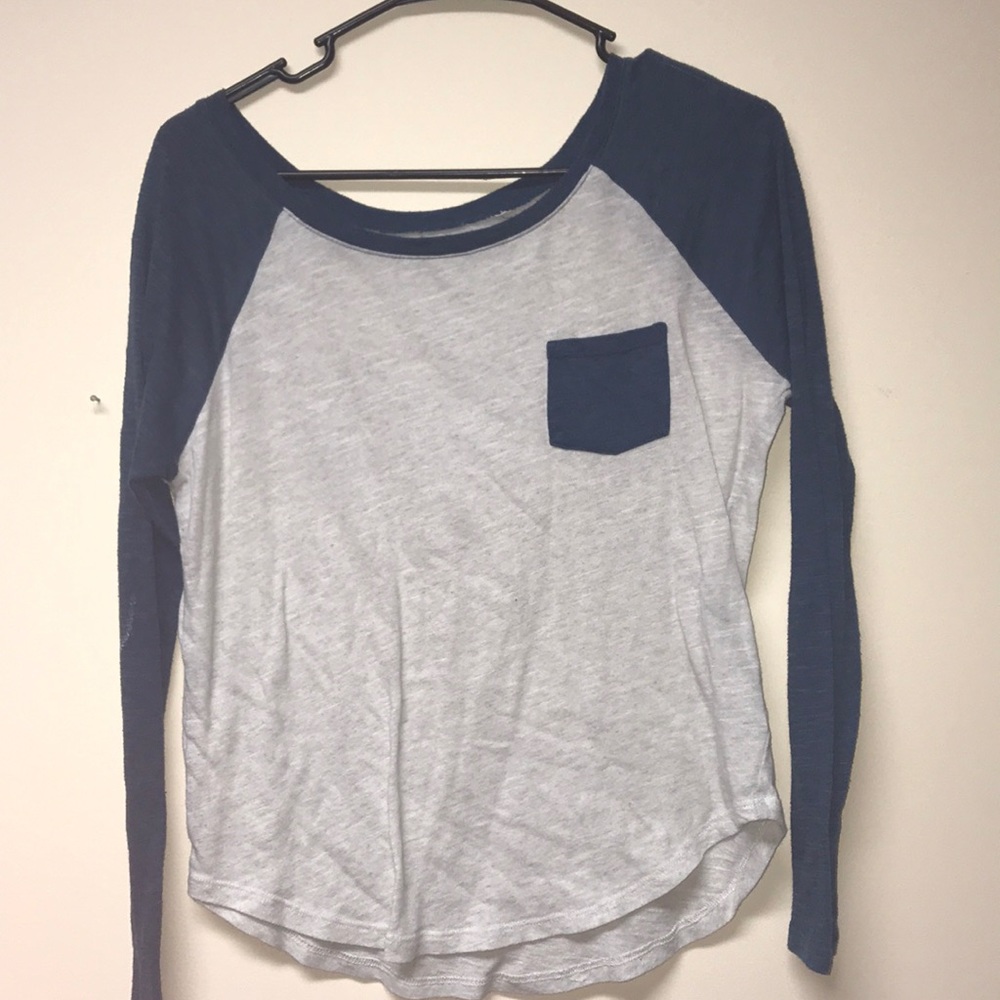 Long sleeve shirt with pocket